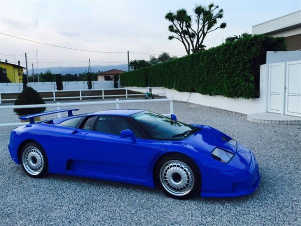 Редчайший авто Bugatti EB110 GT за $1,8 млн (6 фото)