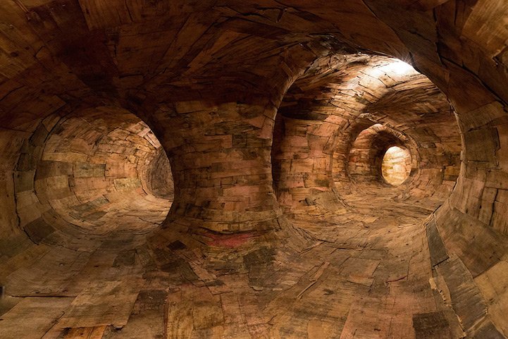 Деревянный туннель (12 фото)
