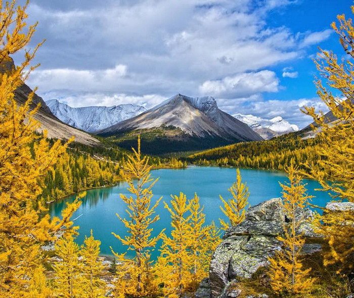 Красота озера Луиз в Канаде (12 фото)