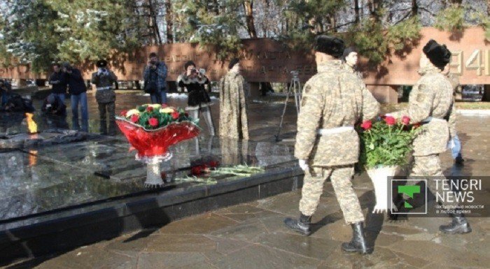 В Алматы отметили 74-ю годовщину подвига 28 панфиловцев (4 фото 2 видео)