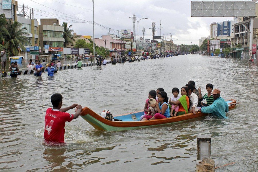 Большое наводнение в Индии (15 фото)