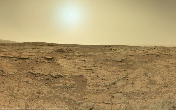 Пустынные Марсианские виды от марсохода Curiosity (9 фото)