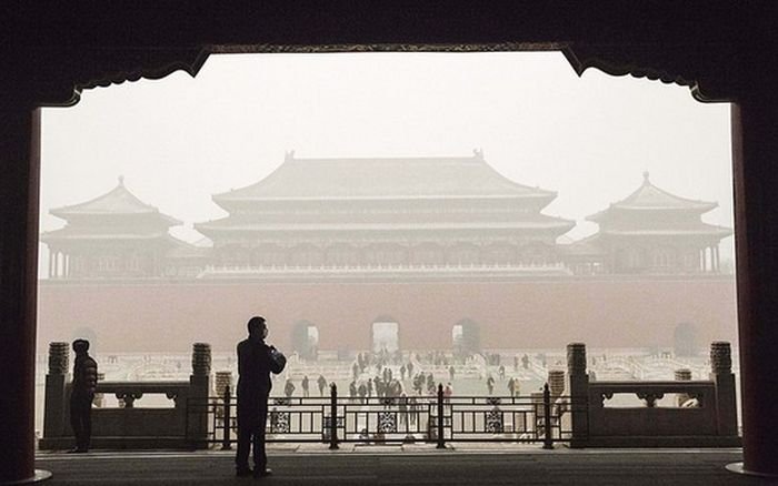 Самый загрязненный воздух установлен в Пекине (10 фото)