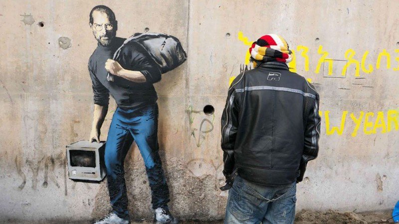 Бэнкси посвятил граффити сыну сирийского мигранта Стиву Джобсу (2 фото)