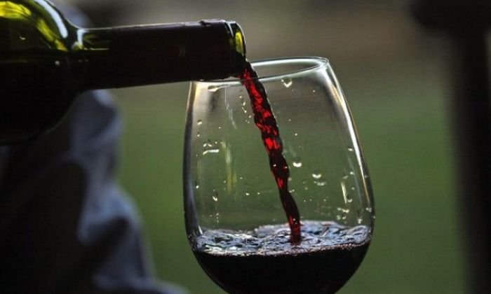 Ученые приравняли выпитый бокал вина к одному часу занятий спортом
