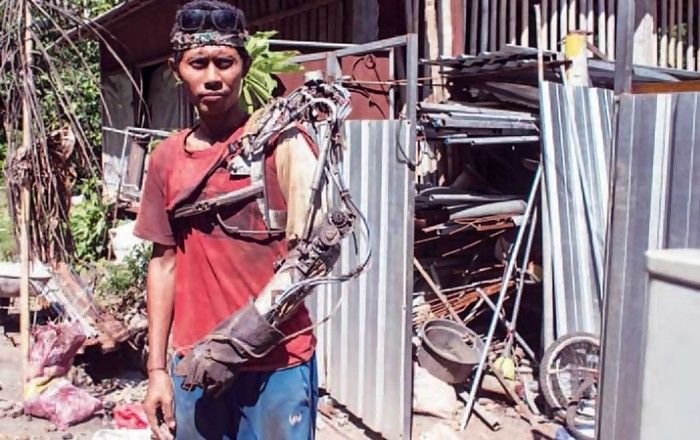 Индонезиец заявил о создании бионической руки