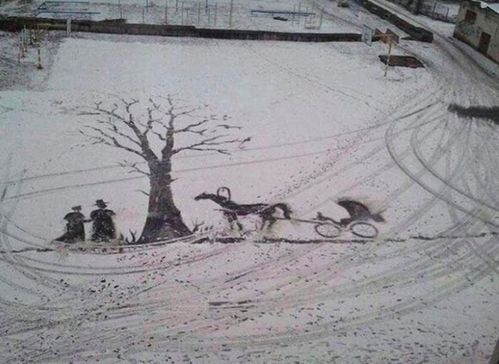 Ижевский дворник рисует великолепные картины на снегу