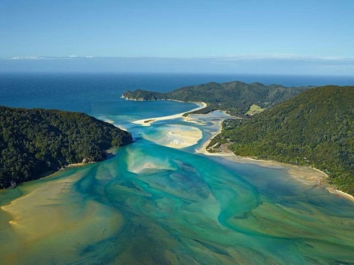 В Новой Зеландии выкупили частный пляж и сделали общественным
