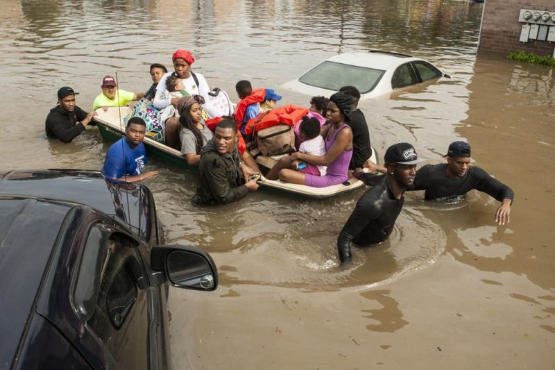 США массовые наводнения в Хьюстоне