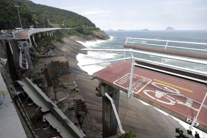 В Рио-де-Жанейро развалилась велодорожка, построенная к Олимпиаде