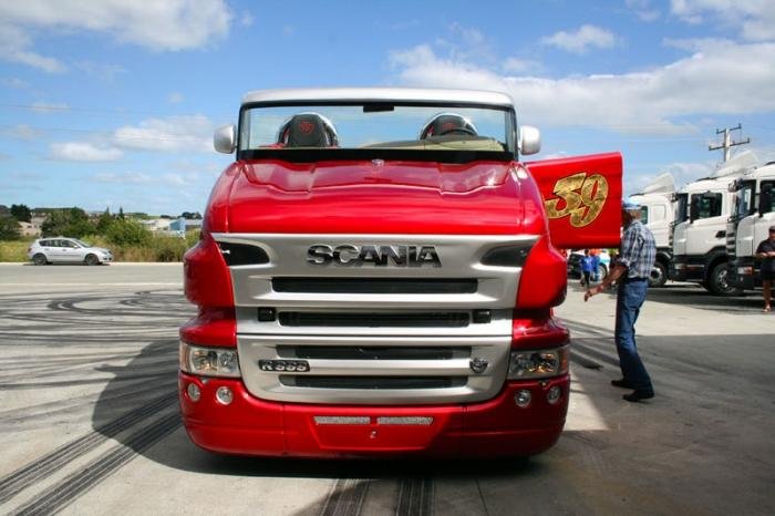 Заряженный грузовик-кабриолет Scania R999 Red Pearl