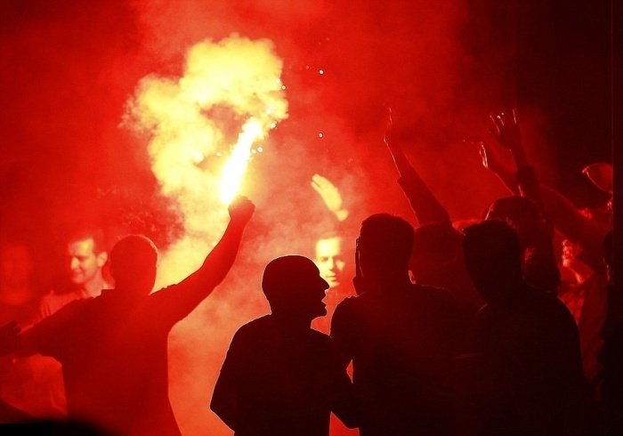 Английские фанаты устроили массовые беспорядки в Лилле