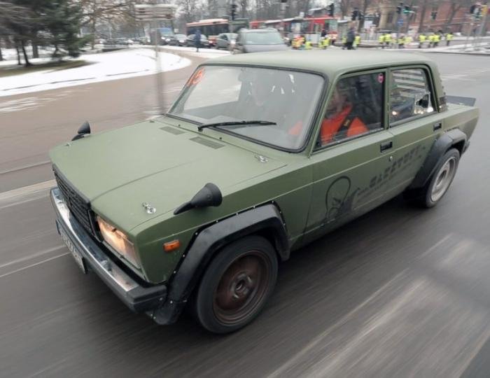 Польский ВАЗ-2107 с двигателем V8 от BMW