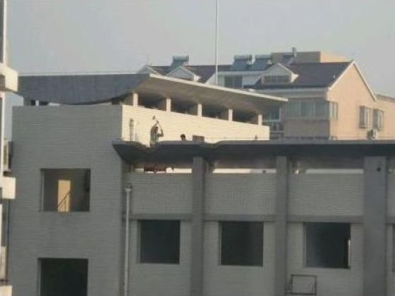 Снос одного здания в Китае