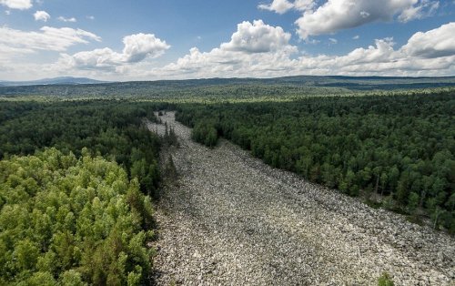 Большая каменная река в Национальном парке Таганай