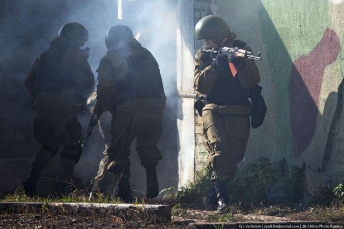 Учения бойцов Отряда милиции особого назначения