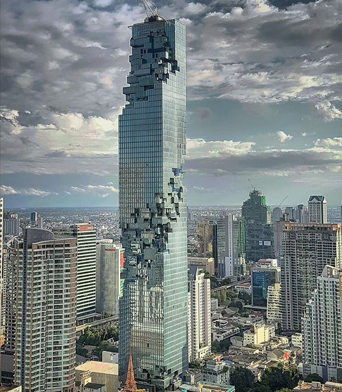 Самый высокий и необычный небоскрёб в Таиланде