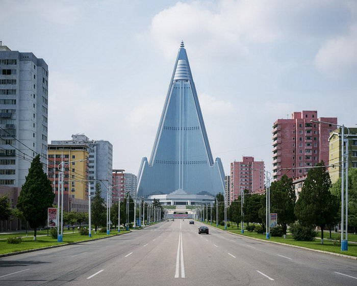 Архитектура Северной Кореи в фотографиях Raphael Olivier