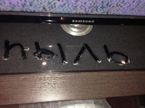 Фотографии с тонким намёком на толстые обстоятельства