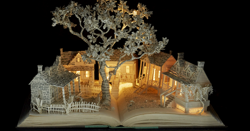 Художник превращает старые книги в сказочные царства