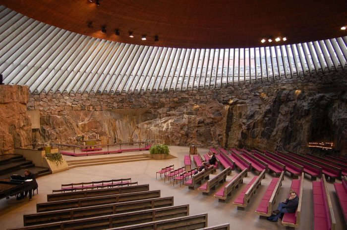Необычная лютеранская церковь в Хельсинки