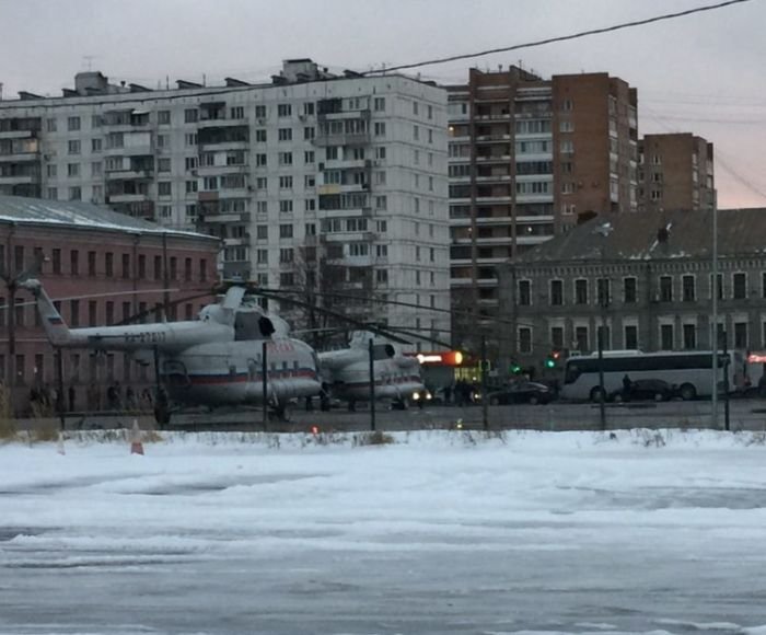 Вертолет Дмитрия Медведева у станции метро «Бауманская»