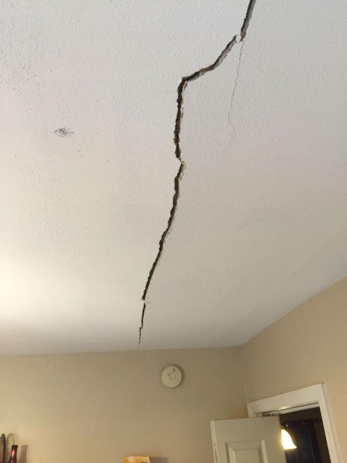Хозяин квартиры отремонтировал потолок по требованию арендатора