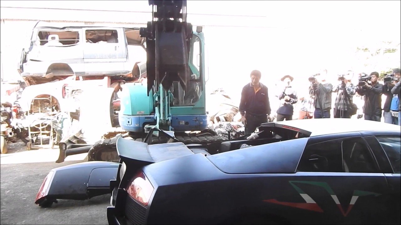 Власти Тайваня разорвали на части нелегальный Lamborghini Murcielago