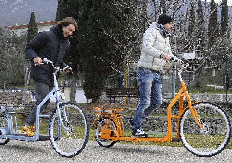 На этом велосипеде с беговой дорожкой можно ездить на работу пешком (3 фото + 2 видео)