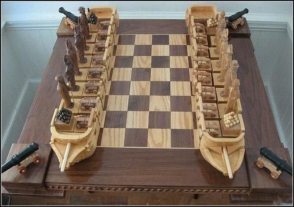 Шахматы в виде корабля