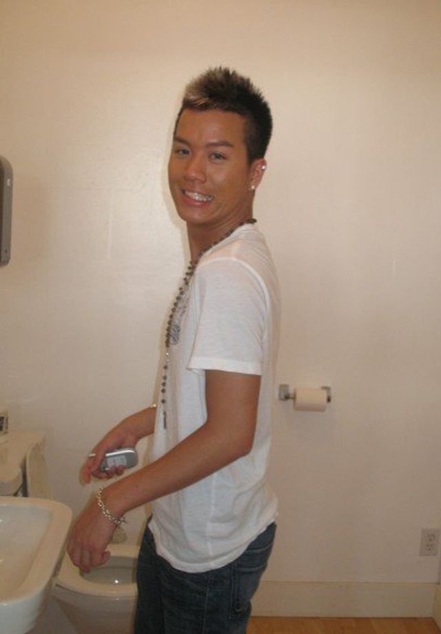 Силиконовое недоразумение называет себя живым Кеном