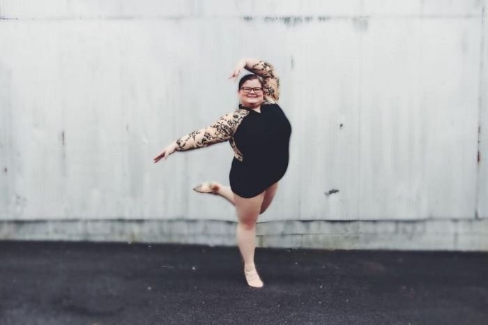Пользователи сети поддержали 15-летнюю балерину с лишним весом