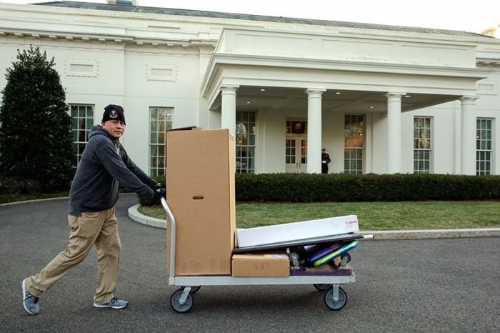 Из Белого дома вывезли личные вещи Барака Обамы