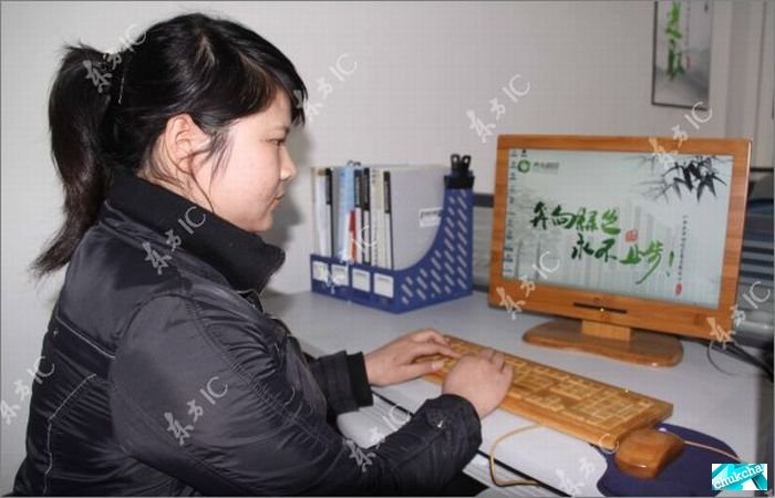 Бамбуковые клавиатура и мышь