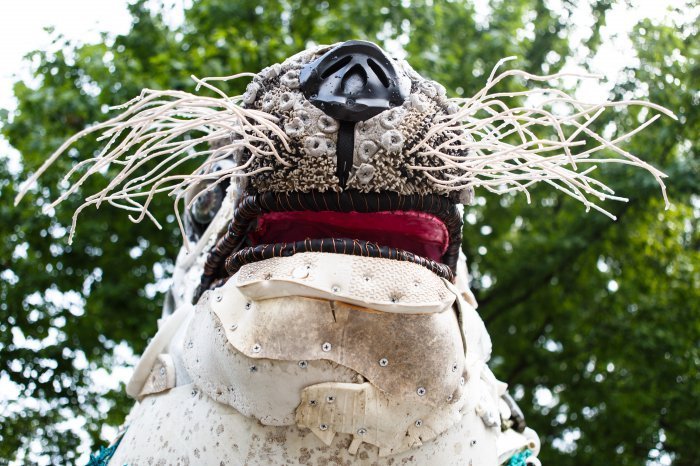 Скульптуры животных из пластикового мусора