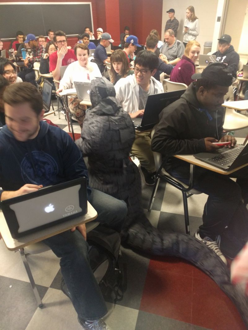 Учительница вынуждена брать ребенка на работу, а он отказывается идти без костюма Годзиллы