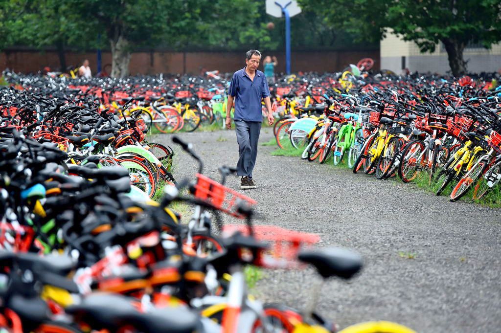 Кладбище новых велосипедов, или как работает велошеринг в Китае