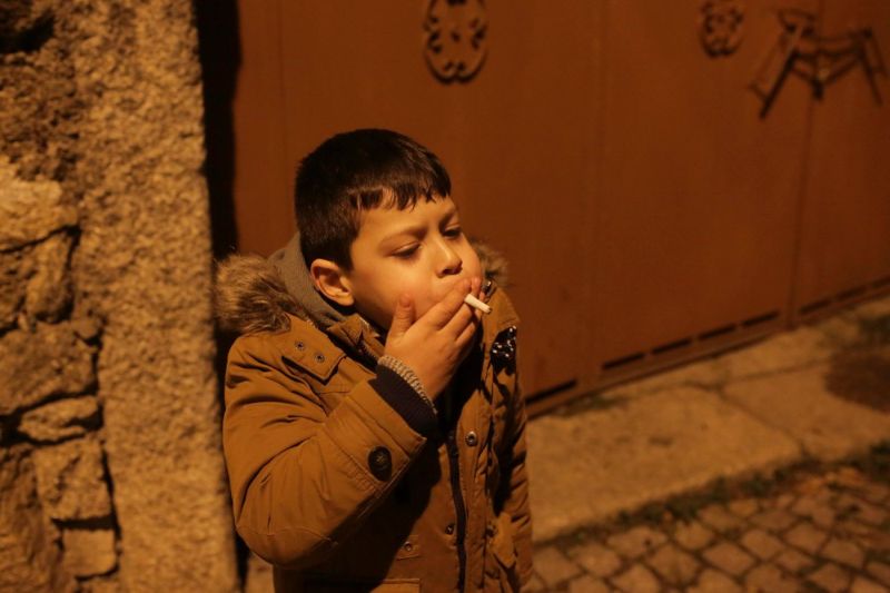 Праздник курящих детей в Португалии (8 фото)
