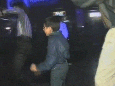 Дискотека в Российском ночном клубе 1997 год, пацан всех перетанцевал