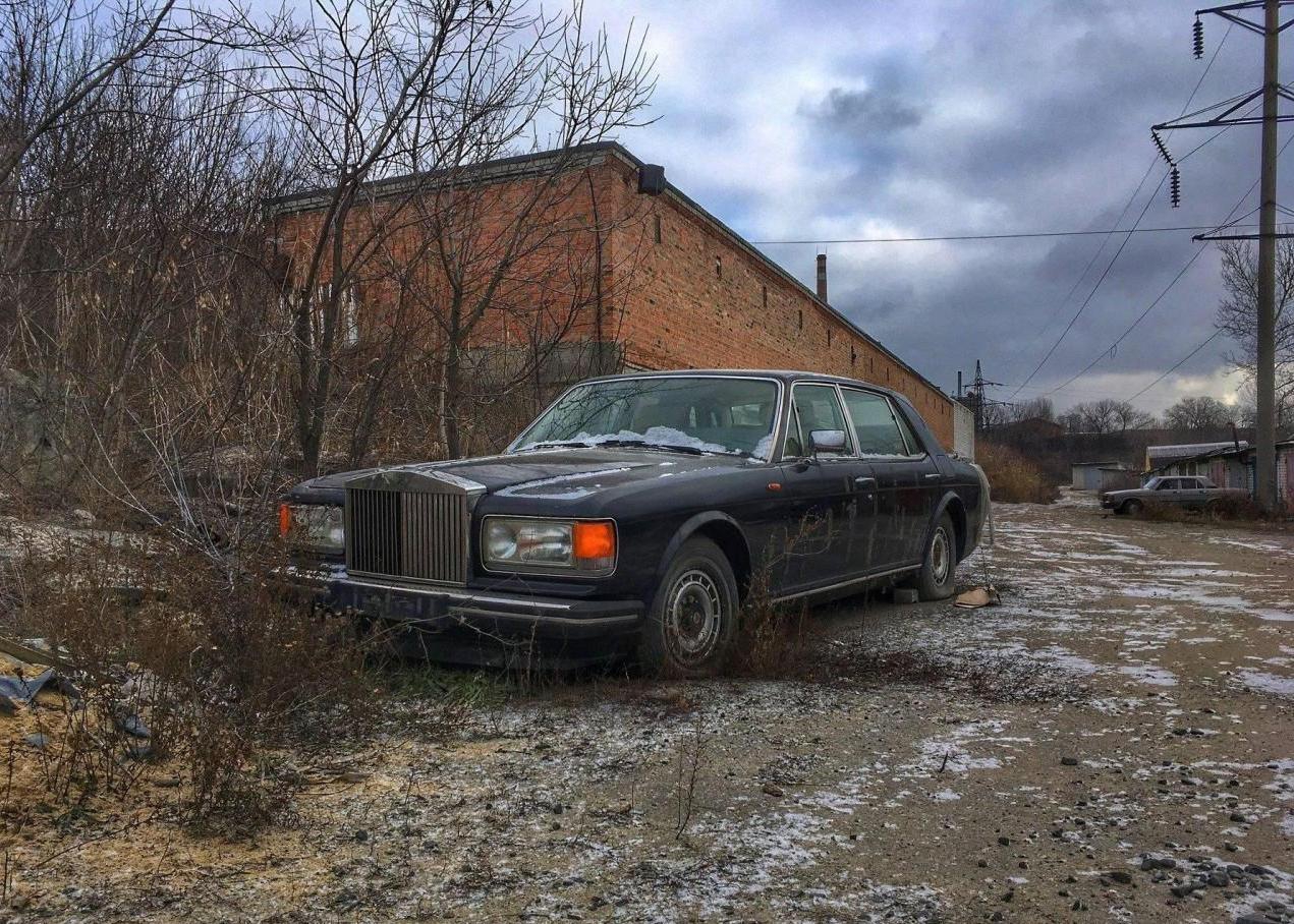 Rolls-Royce бывшего авторитета уже 15 лет гниет на окраине Харькова