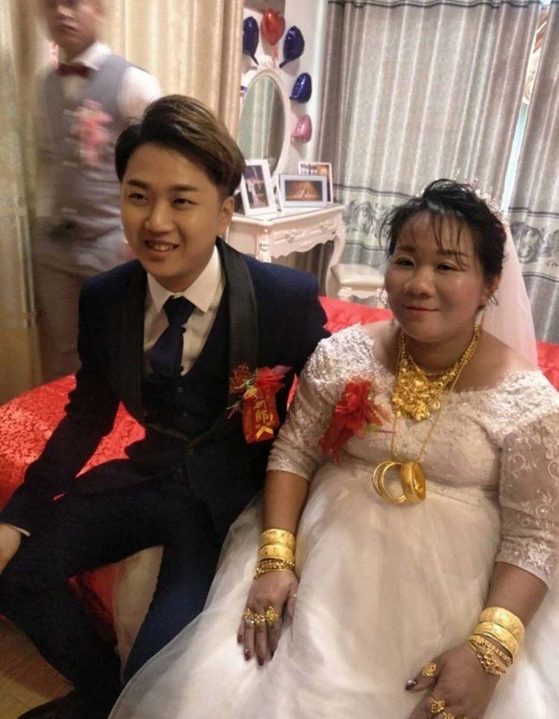 23-летний парень женился на 38-летней китаянке