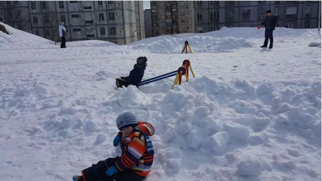 Зима в России февраль 2018 снег и сугробы