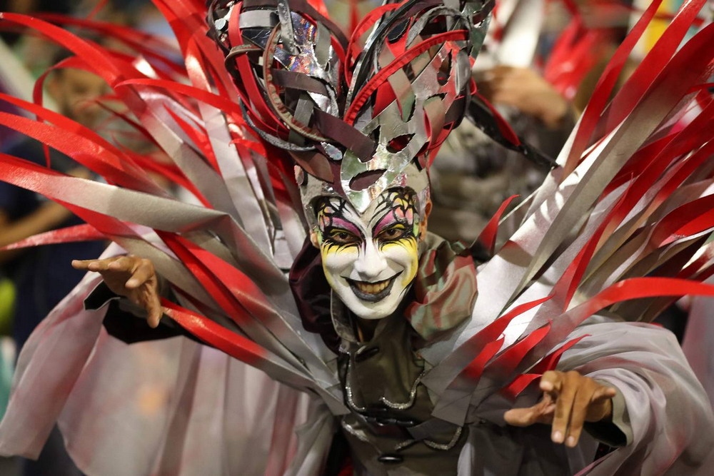 В Монтевидео стартовал самый длительный карнавал