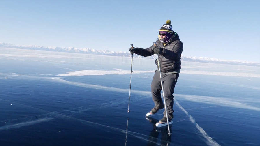 Британский экстремал пересек 140-км монгольское озеро Хубсугул-Нуур на коньках