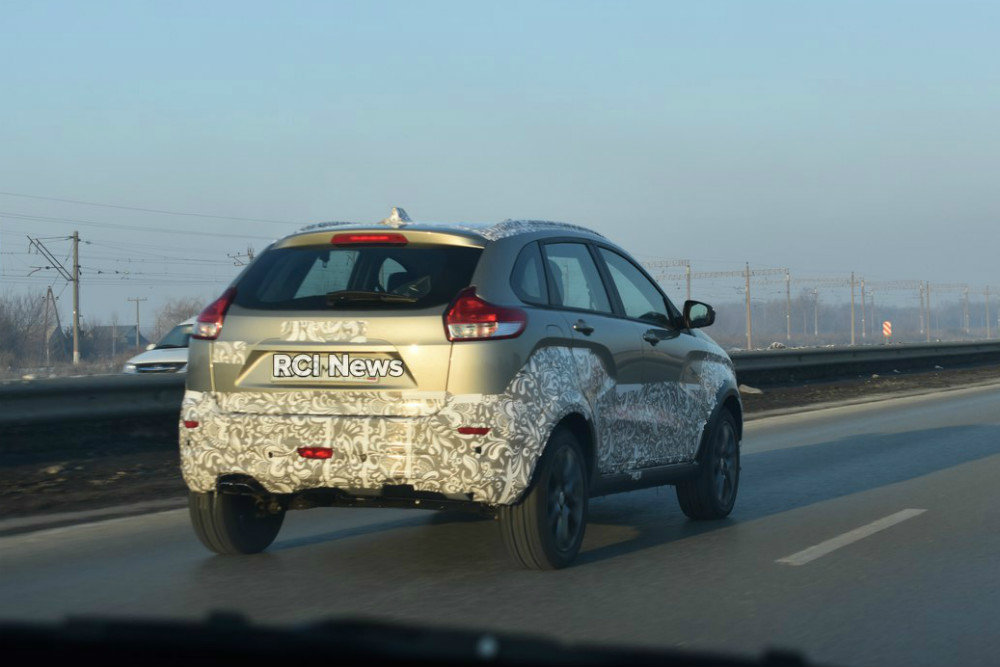 Новая Lada Xray Cross была замечена в тестах на дорогах России