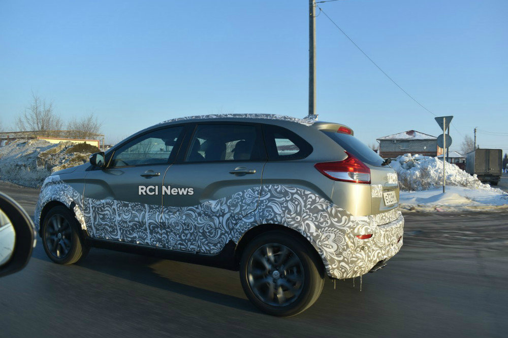 Новая Lada Xray Cross была замечена в тестах на дорогах России