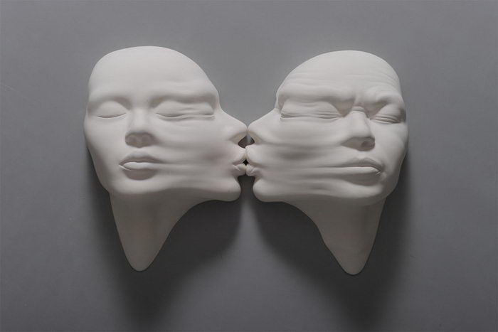 Тянущиеся лица скульптуры - Johnson Tsang