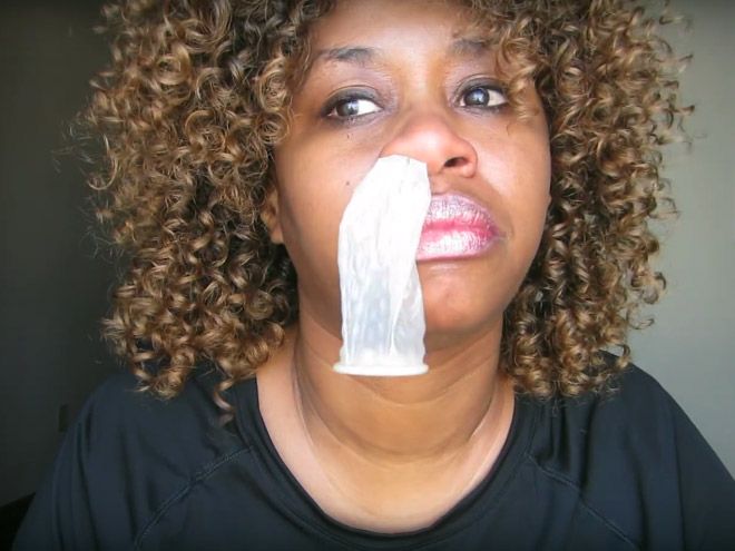 Втягивание презервативов через нос и вытаскивание изо рта опять набирает обороты (15 фото)