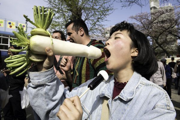 В Японии весело и задорно прошел Фестиваль железных пенисов (9 фото)