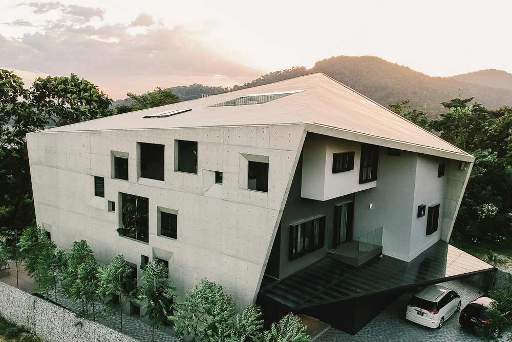 Дом в бетонной оболочке в Малайзии (30 фото)